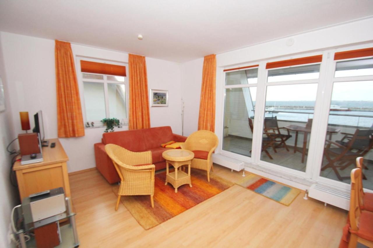 Hafennahe Ferienwohnung Mit Balkon Und Meerblick - Hafenhaeuser Wiek Wohnung 13 Wiek auf Rügen 외부 사진