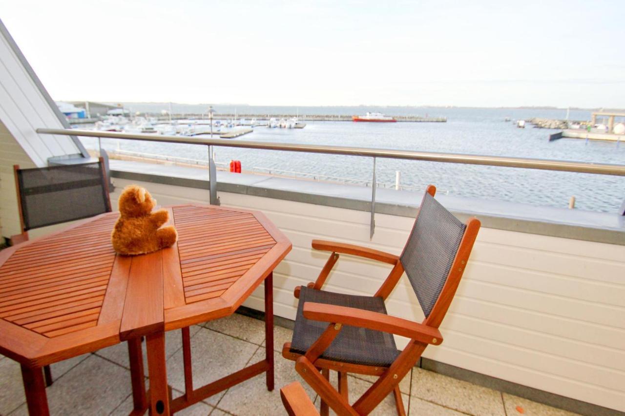 Hafennahe Ferienwohnung Mit Balkon Und Meerblick - Hafenhaeuser Wiek Wohnung 13 Wiek auf Rügen 외부 사진
