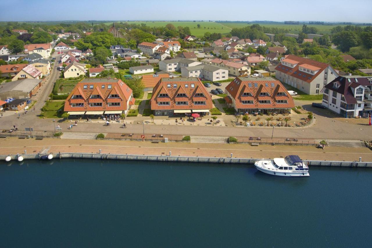Hafennahe Ferienwohnung Mit Balkon Und Meerblick - Hafenhaeuser Wiek Wohnung 13 Wiek auf Rügen 외부 사진